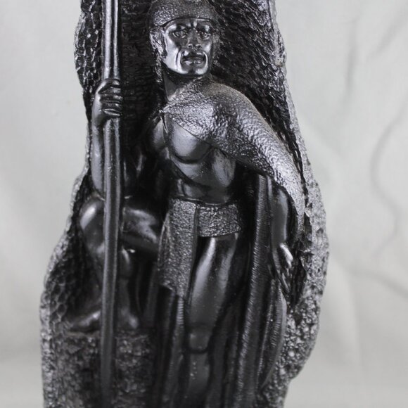 Vintage Coco Joe's Statue - King Kamehameha with Spear in Cave - Made with Lava - Picture 3 of 10